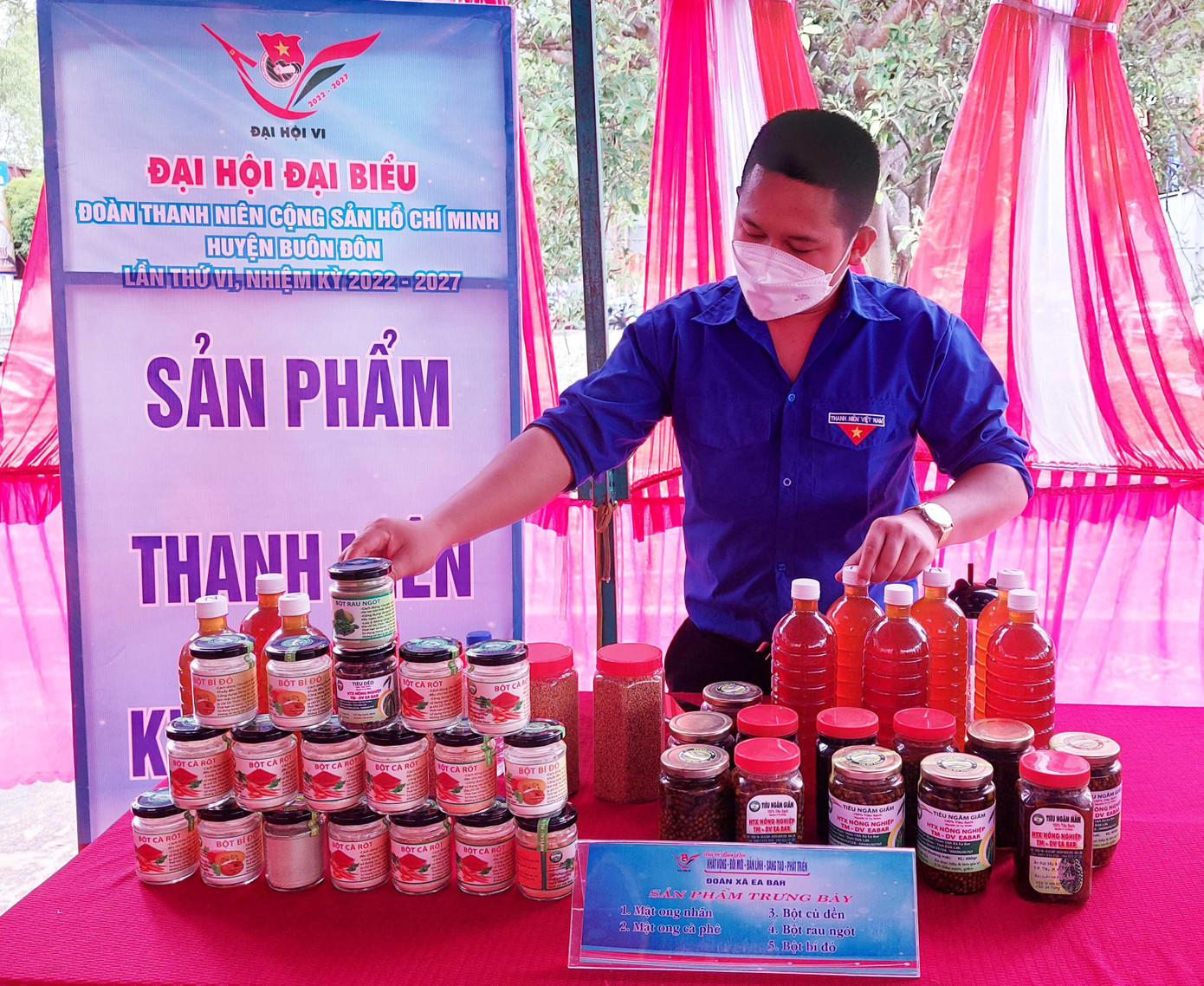 Nhiều sản phẩm của thanh niên khởi nghiệp được trưng bày bên lề đại hội Nhiều sản phẩm của thanh niên khởi nghiệp được trưng bày bên lề đại hội