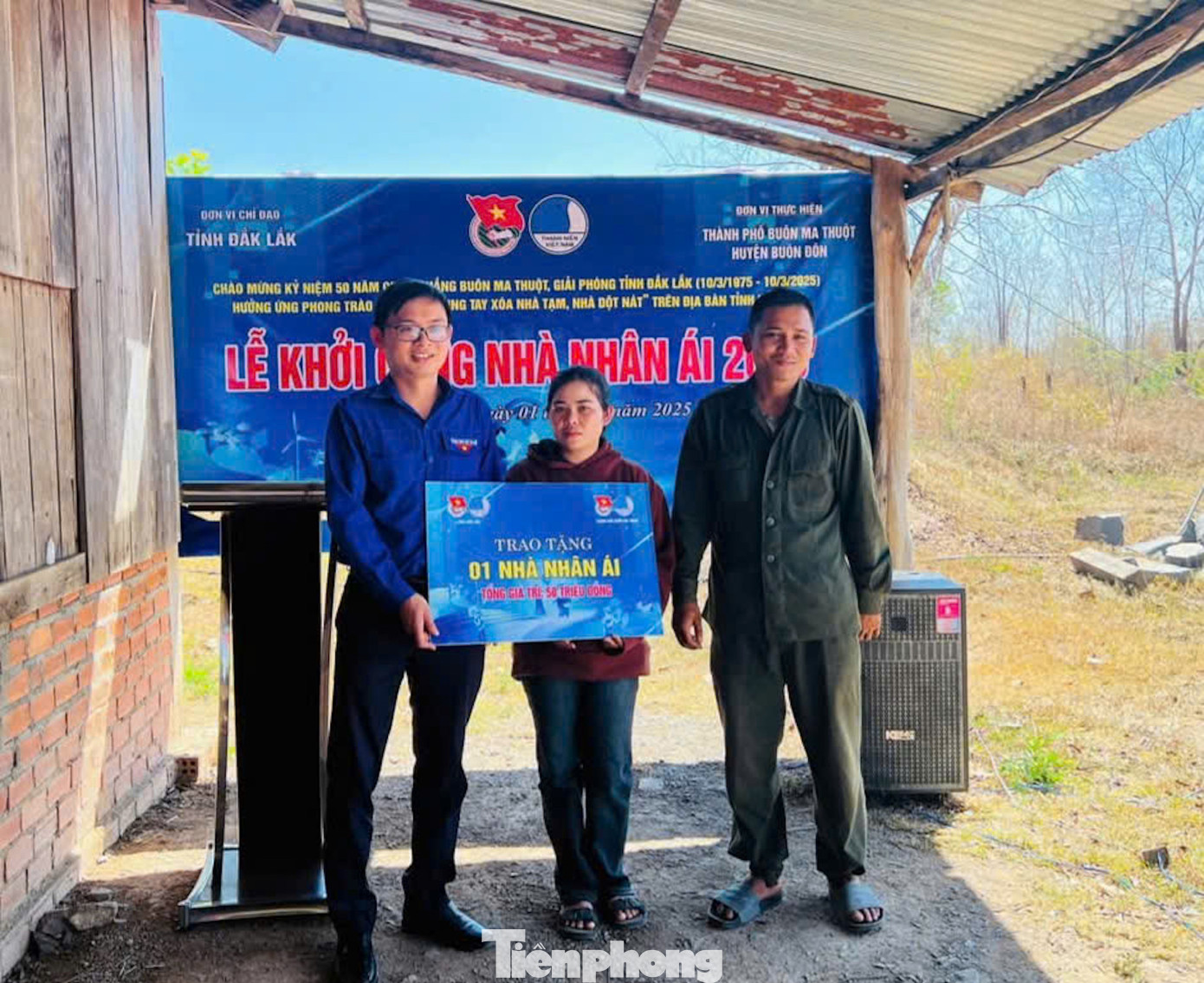 Các hoạt động tình nguyện vì an sinh xã hội luôn được anh chú trọng. Thời gian qua, các cơ sở đoàn thực hiện được 405 công trình, phần việc thanh niên; sửa 8 căn nhà tình nghĩa cho cựu thanh niên xung phong, hộ gia đình chính sách, hộ gia đình nghèo có hoàn cảnh khó khăn về nhà ở; bê tông hóa 5 sân bóng chuyền; xây dựng 3 điểm vui chơi, sân sinh hoạt cho thiếu nhi;...