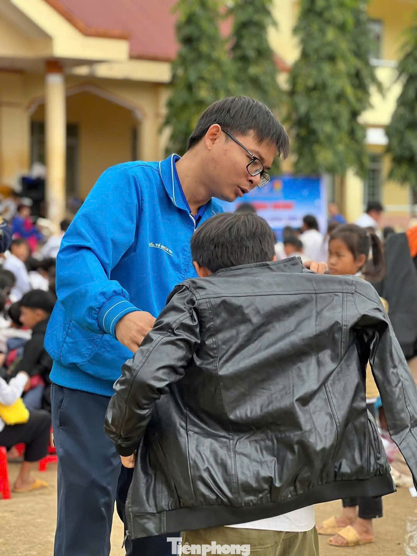 Anh luôn sâu sát nắm bắt tâm tư của đoàn viên thanh niên, làm tốt công tác phát động quần chúng tại cơ sở nhằm đảm bảo an ninh chính trị và trật tự an toàn xã hội trong các ngày lễ lớn của đất nước, của tỉnh, thành phố. Qua đó, triển khai rộng rãi 2 chuyên đề học tập tư tưởng, đạo đức, phong cách Hồ Chí Minh trên App Thanh niên Việt Nam.