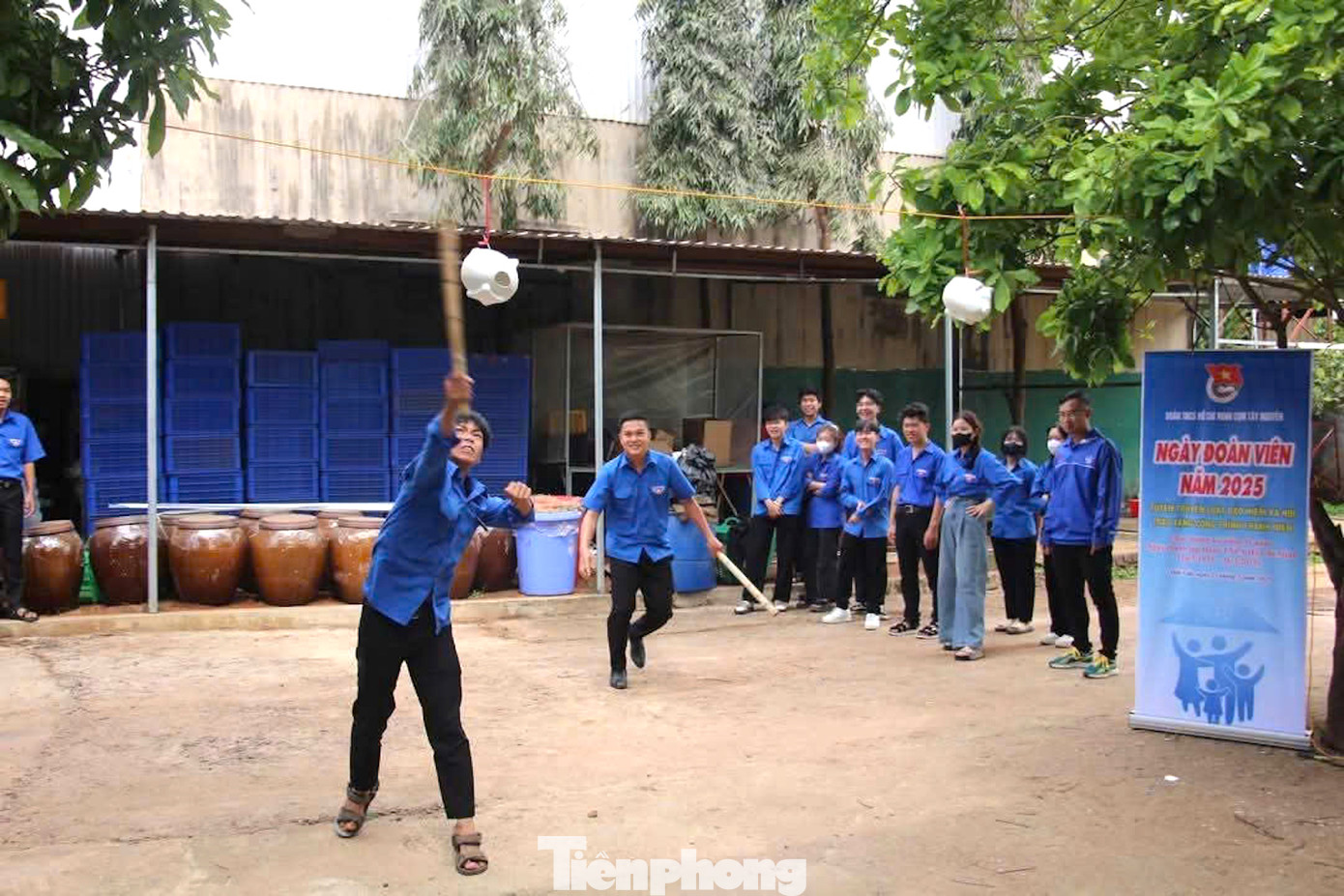 Với nhiệm vụ được phân công phụ trách, anh Nguyễn Đức Bảo Châu - Phó Bí thư Thành Đoàn Buôn Ma Thuột đẩy mạnh tuyên truyền, vận động đoàn viên, thanh niên tích cực hưởng ứng cuộc vận động “Mỗi ngày một tin tốt, mỗi tuần một câu chuyện đẹp” nhằm hướng tới các giá trị cao đẹp, sống có ích, trách nhiệm với bản thân, gia đình và xã hội.
