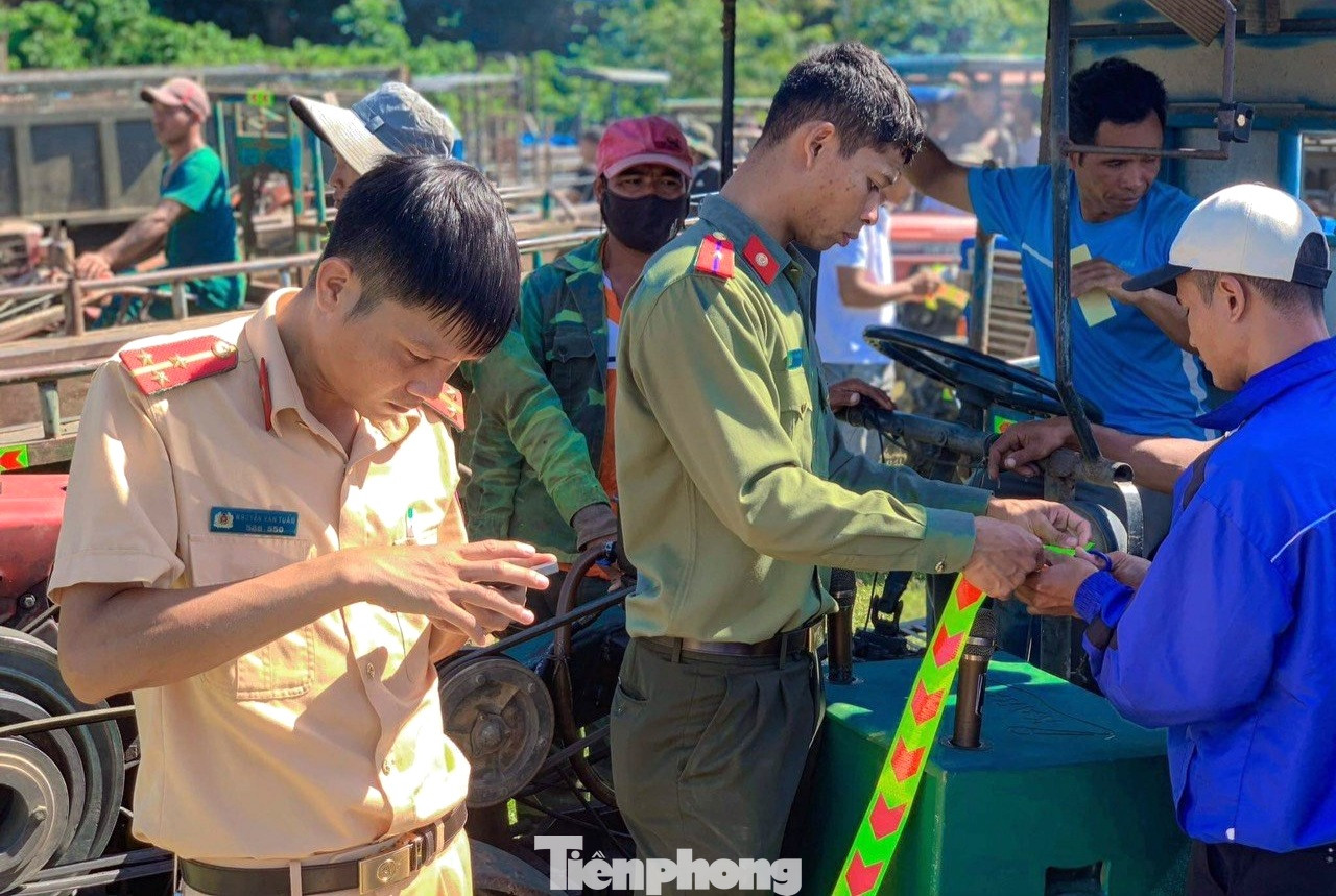 Huyện đoàn Lắk tổ chức nhiều hoạt động hưởng ứng ngày cao điểm chiến sĩ tình nguyện vì văn minh đô thị năm 2024.