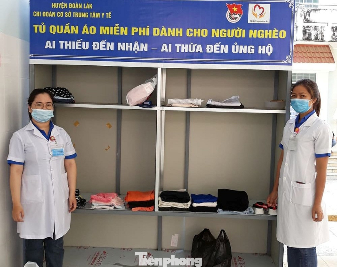 Tủ quần áo từ thiện được Chi đoàn Trung tâm y tế huyện Lắk triển khai gần 5 năm nay Tủ quần áo từ thiện được Chi đoàn Trung tâm y tế huyện Lắk triển khai gần 5 năm nay