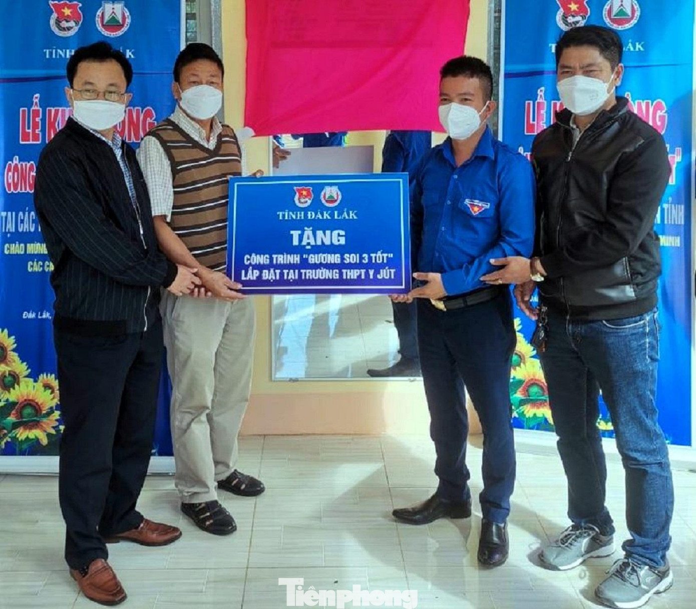 Bàn giao công trình "Gương soi 3 tốt" Bàn giao công trình "Gương soi 3 tốt"