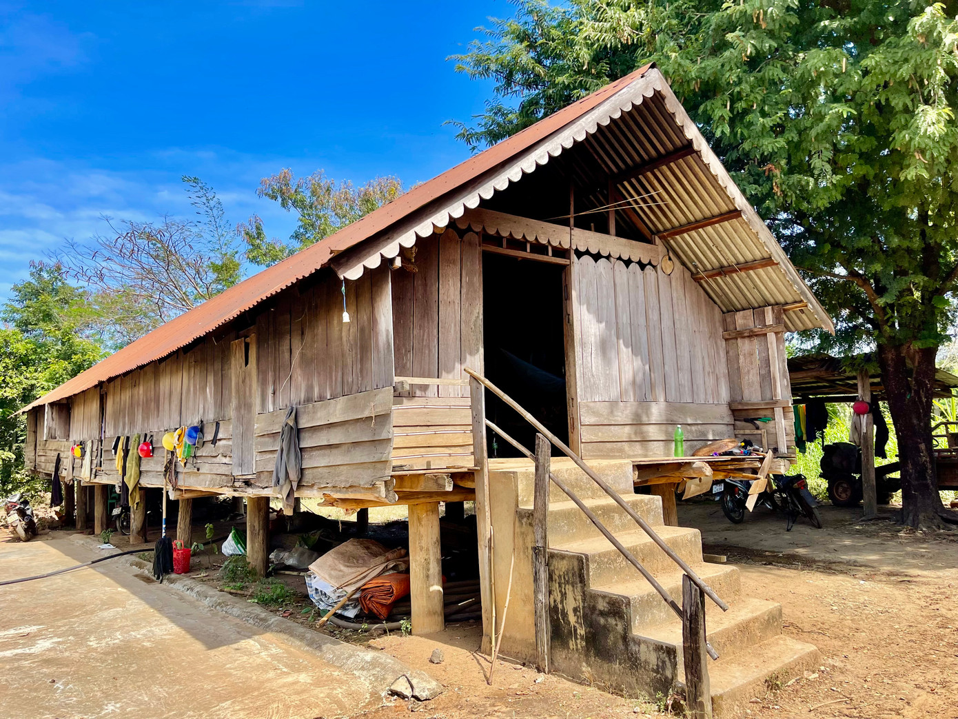 Nhà sàn cổ đã được tu sửa Nhà sàn cổ đã được tu sửa