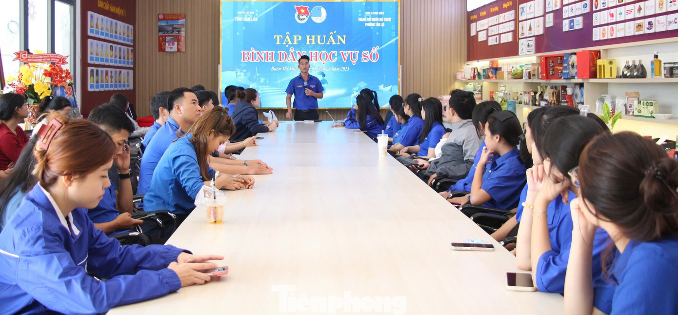 Đoàn viên, thanh niên được tập huấn bình dân học vụ số Đoàn viên, thanh niên được tập huấn bình dân học vụ số