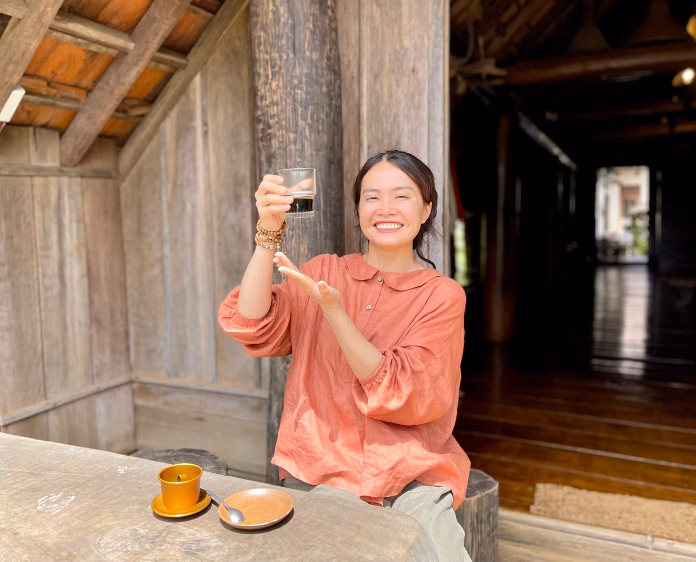 Thu Hà có niềm đam mê mãnh liệt với cà phê