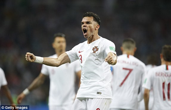 Bồ Đào Nha thua Uruguay, Ronaldo theo chân Messi về nước ảnh 25