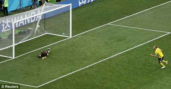 Thụy Điển đánh bại Hàn Quốc nhờ công nghệ VAR ảnh 18