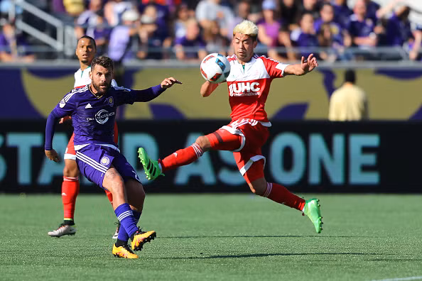 Đuổi cầu thủ khỏi sân, trọng tài bị đánh chết ảnh 4