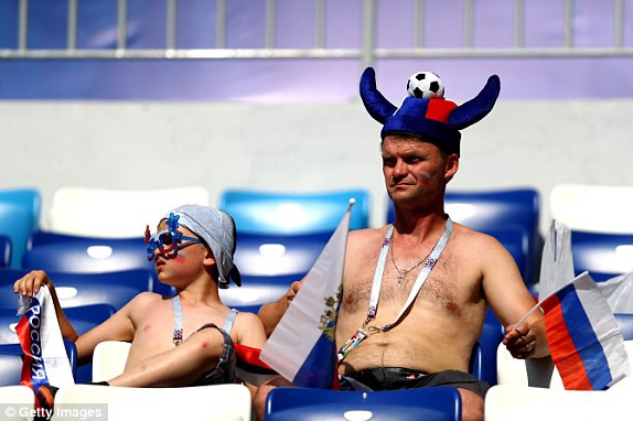 Uruguay thắng '3 sao' chủ nhà Nga, giành ngôi đầu bảng ảnh 5