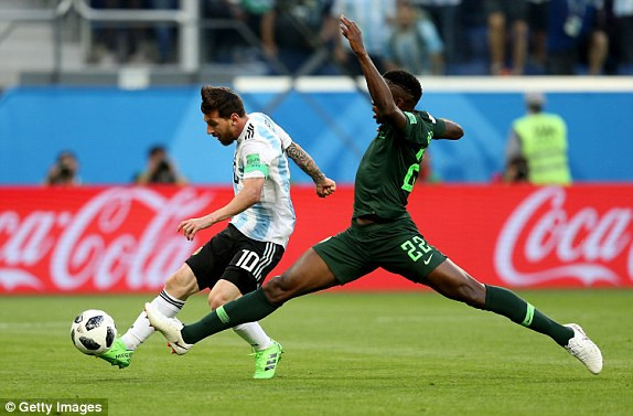 Argentina lách qua khe cửa hẹp vào vòng 1/8 World Cup ảnh 19