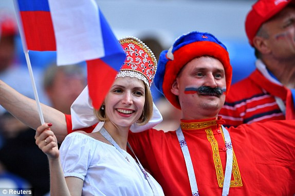 Uruguay thắng '3 sao' chủ nhà Nga, giành ngôi đầu bảng ảnh 7