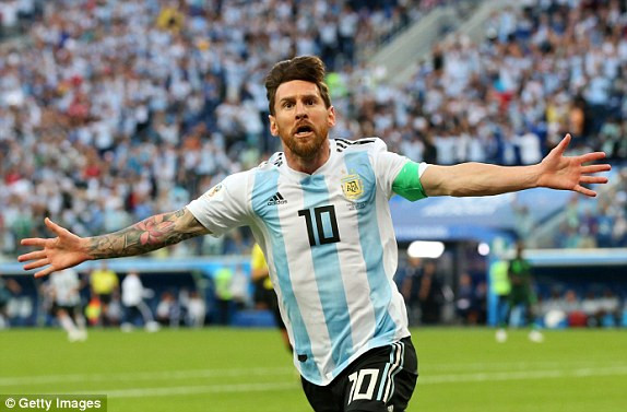 Argentina lách qua khe cửa hẹp vào vòng 1/8 World Cup ảnh 20