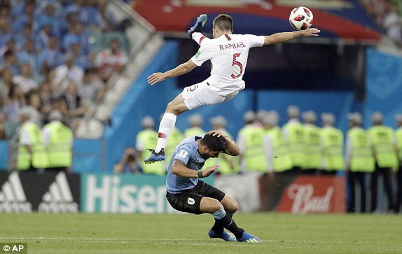 Bồ Đào Nha thua Uruguay, Ronaldo theo chân Messi về nước ảnh 22