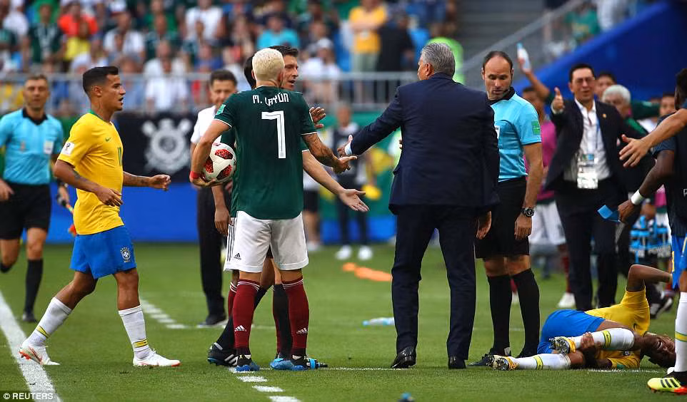 Neymar có ân hận khi 'diễn kịch' giãy đành đạch ở trận gặp Mexico? ảnh 1