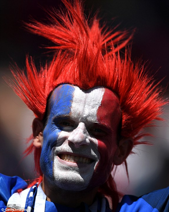 Pogba và công nghệ VAR giải cứu Pháp trước Australia ảnh 18