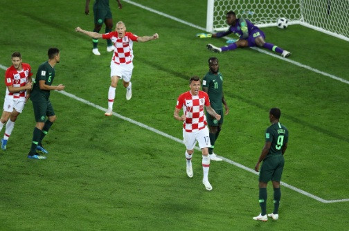 Hàng thủ lóng ngóng, Nigeria thua trắng Croatia ảnh 18