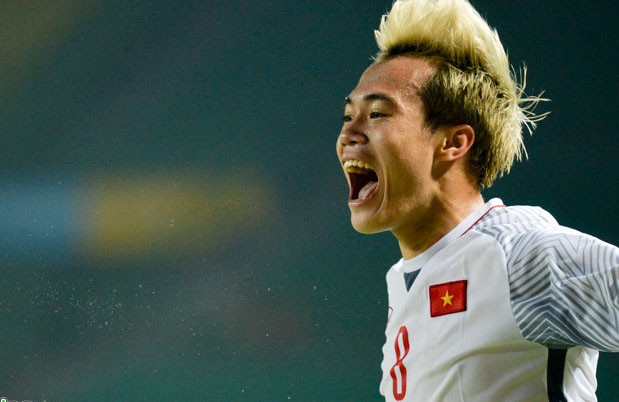 CĐV xuống đường ăn mừng chiến tích của Olympic Việt Nam ảnh 39