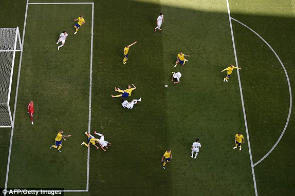 Thụy Điển đánh bại Hàn Quốc nhờ công nghệ VAR ảnh 8