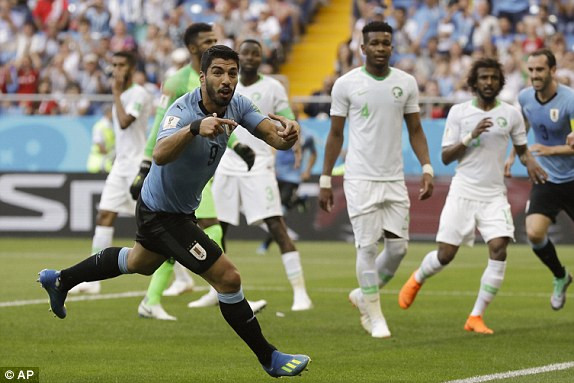 Suarez lập công, Uruguay sớm lấy vé vòng 1/8 World Cup ảnh 11