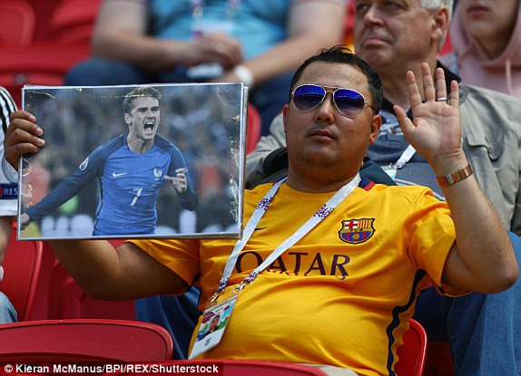 Pogba và công nghệ VAR giải cứu Pháp trước Australia ảnh 14