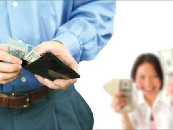 Tủi nhục vì chồng keo kiệt