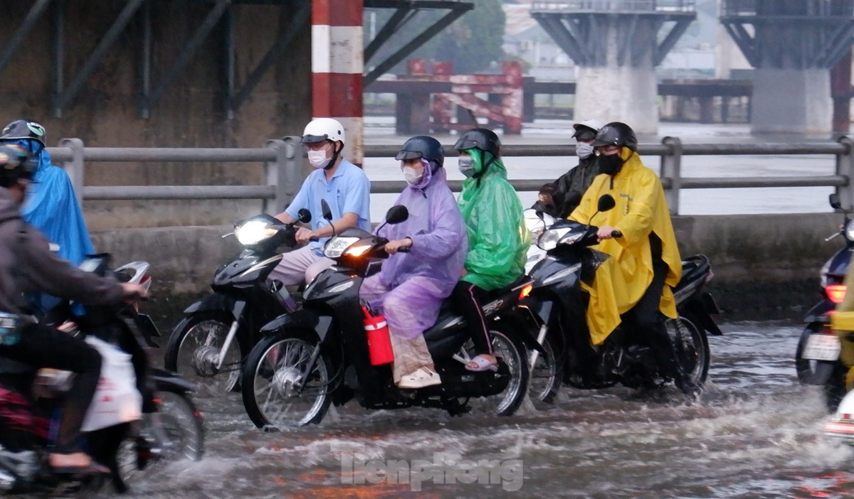 TPHCM khả năng đón mưa trái mùa kết hợp triều cường. Ảnh minh họa: Hữu Huy TPHCM khả năng đón mưa trái mùa kết hợp triều cường. Ảnh minh họa: Hữu Huy