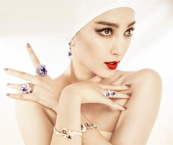 Triệu Vy, Băng Băng tự tin khoe vẻ đẹp sexy tuổi 40 ảnh 10