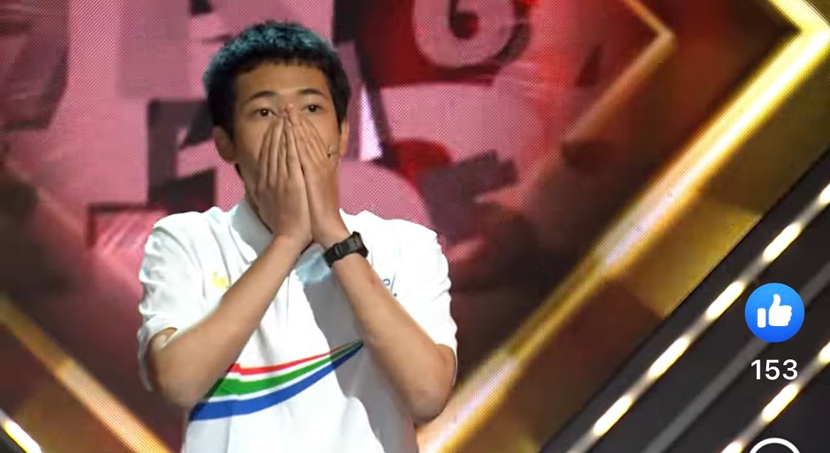 Nam sinh Lào Cai luôn khiến khán giả bất ngờ với phần thi Về đích đầy ngoạn mục. Nam sinh Lào Cai luôn khiến khán giả bất ngờ với phần thi Về đích đầy ngoạn mục.