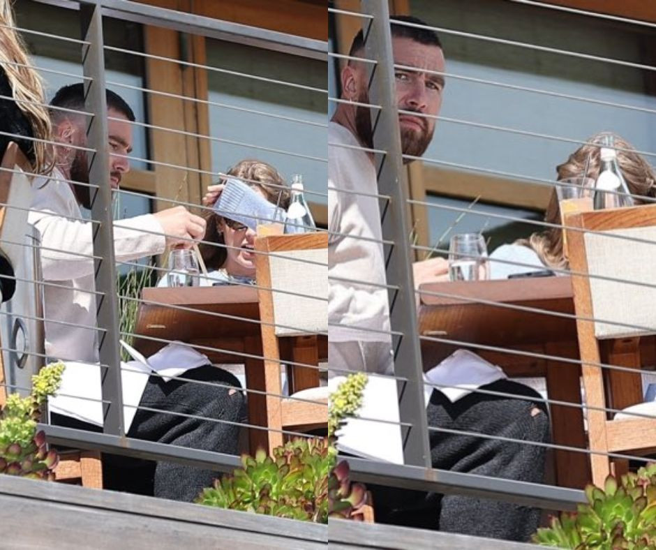 Cả hai chọn bàn có view nhìn ra biển.