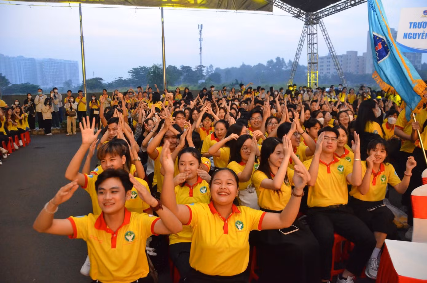 Thu hút đông đảo sinh viên tham dự. Thu hút đông đảo sinh viên tham dự.