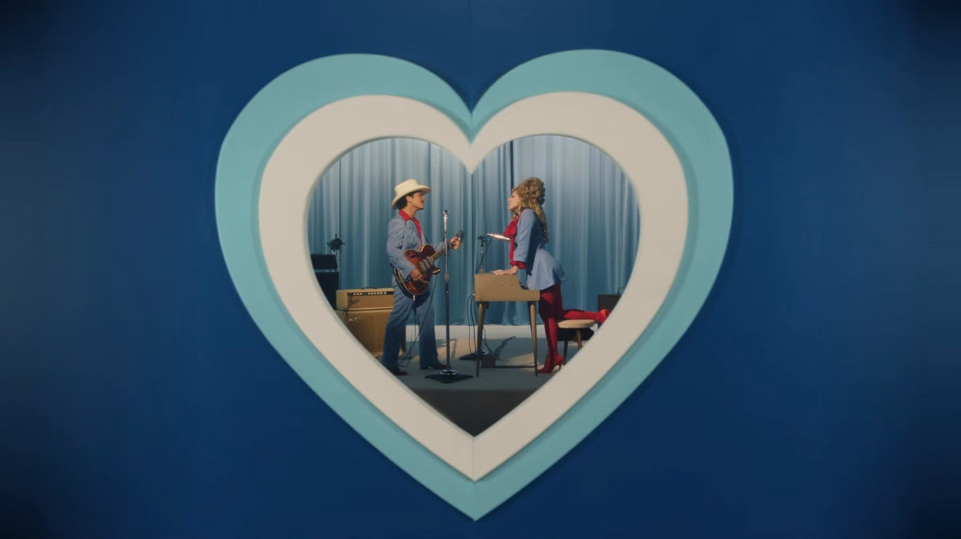 Màn trở lại của Lady Gaga nhận được sự chú ý lớn sau thành công của Die With A Smile.