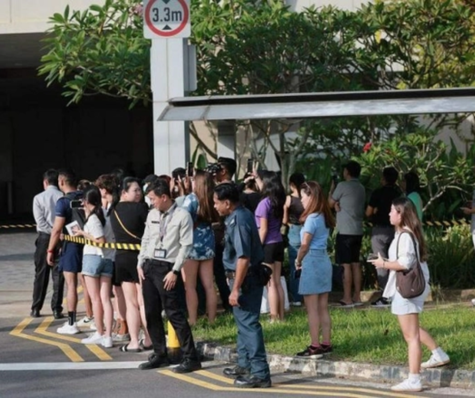 Nhân viên an ninh đã dựng rào chắn để đảm bảo an ninh.