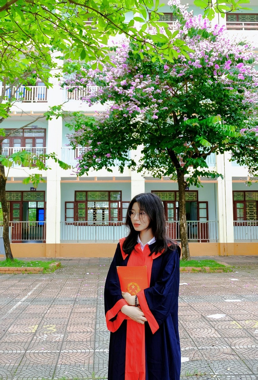 Thùy Linh từng nằm mơ mình sẽ trở thành thủ khoa kỳ thi tốt nghiệp THPT 2024. Thùy Linh từng nằm mơ mình sẽ trở thành thủ khoa kỳ thi tốt nghiệp THPT 2024.