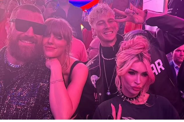 Bức ảnh gây tranh cãi của nữ diễn viên khiến cô vướng nghi án lạm dụng dao kéo. Bức ảnh gây tranh cãi của nữ diễn viên khiến cô vướng nghi án lạm dụng dao kéo.