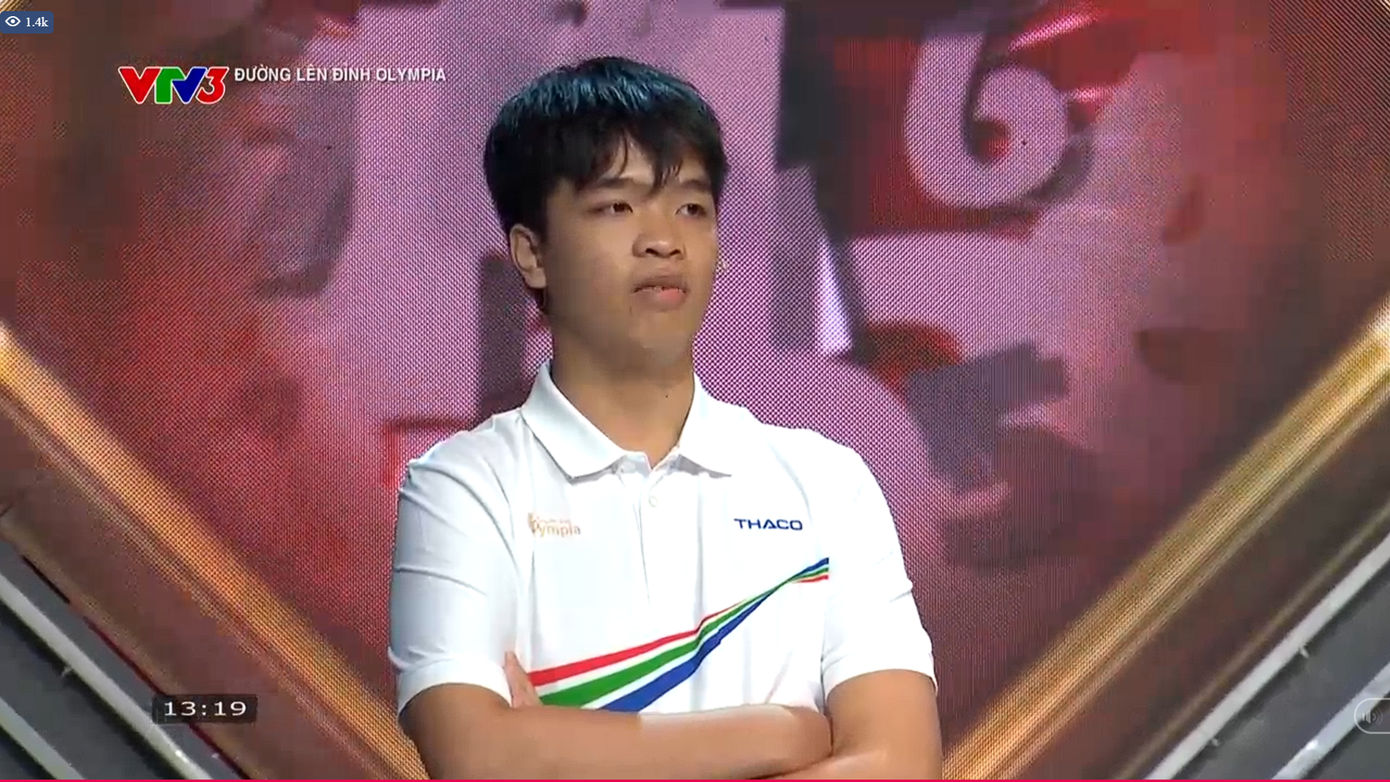 Tường Bách là thí sinh xuất sắc nhất phần thi Vượt chướng ngại vật.