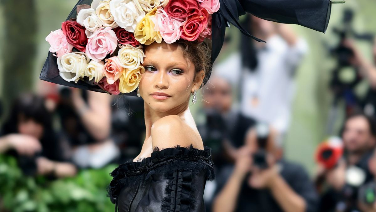 Zendaya xuất hiện lộng lẫy trên thảm đỏ Met Gala 2024.