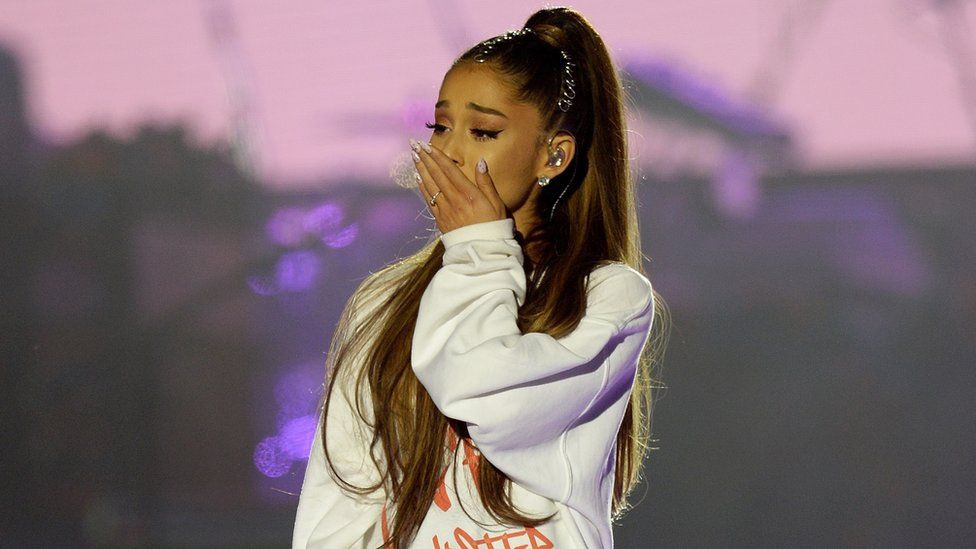 Ariana Grande đã trải qua cú sốc tinh thần nặng nề sau sự kiện tại Manchester Arena. Ariana Grande đã trải qua cú sốc tinh thần nặng nề sau sự kiện tại Manchester Arena.