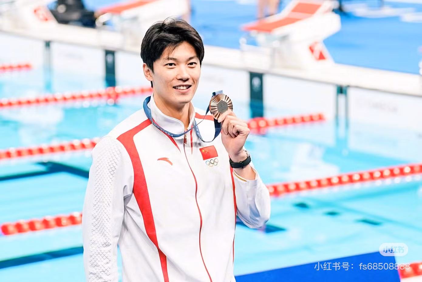 Nam thần bơi lội sở hữu loạt thành tích đáng nể. Ảnh: Xiaohongshu