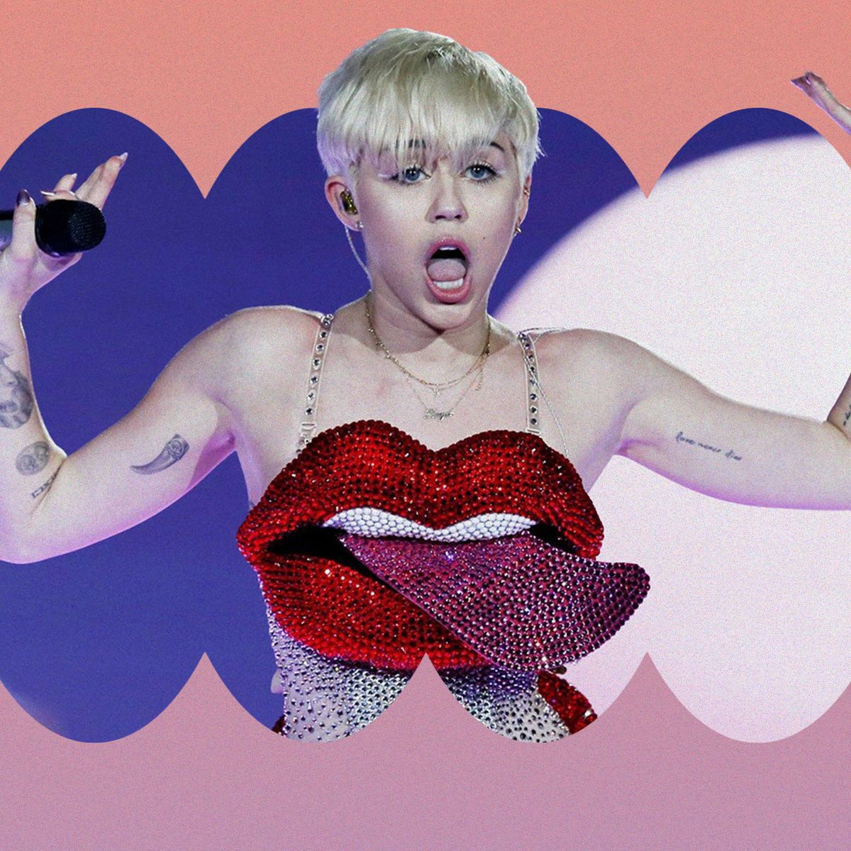 Miley Cyrus từng là "nỗi ác mộng" của phụ huynh Mỹ vì hình ảnh quá táo bạo. Miley Cyrus từng là "nỗi ác mộng" của phụ huynh Mỹ vì hình ảnh quá táo bạo.