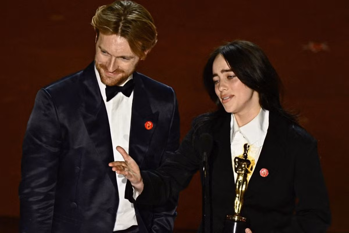 Billie Eilish và anh trai Finneas nhận giải thưởng Oscar cho ca khúc What Was I Made For?