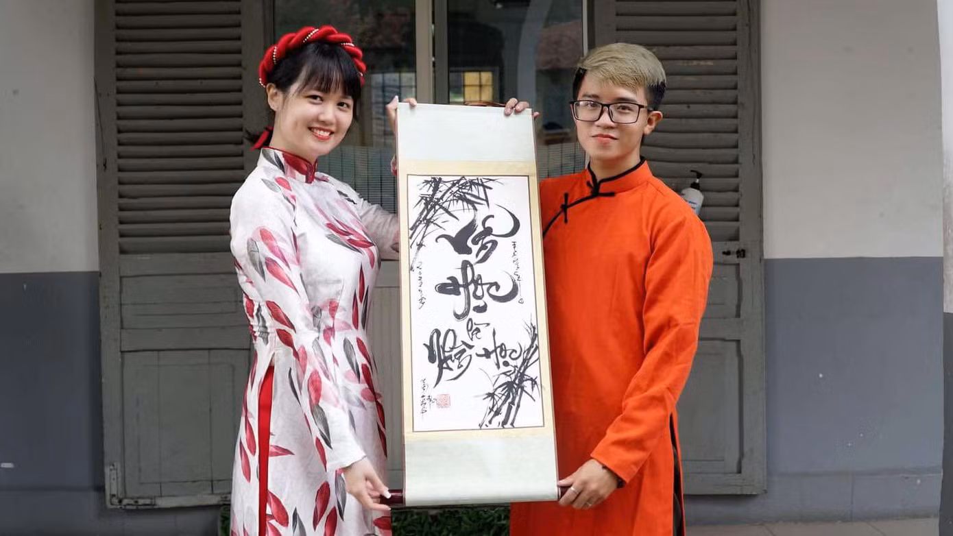 Đưa nghệ thuật của “một thời xa vắng” đến gần hơn với các teen. Ảnh: CLB Văn học