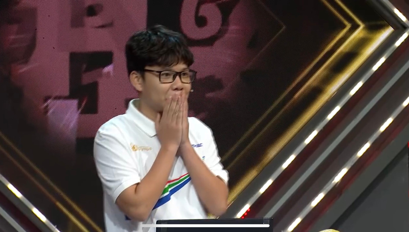 Nam sinh Hà Nội tiếp tục trả lời chính xác từ khóa ở Vượt chướng ngại vật. Nam sinh Hà Nội tiếp tục trả lời chính xác từ khóa ở Vượt chướng ngại vật.