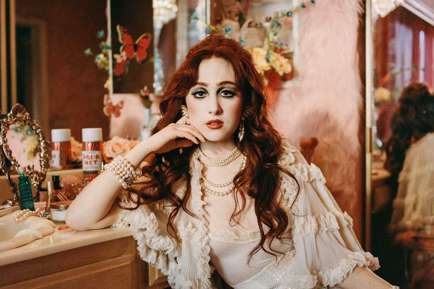 Chappell Roan cho rằng người hâm mộ không thể thấu hiểu các ngôi sao chỉ qua các sản phẩm âm nhạc của họ.