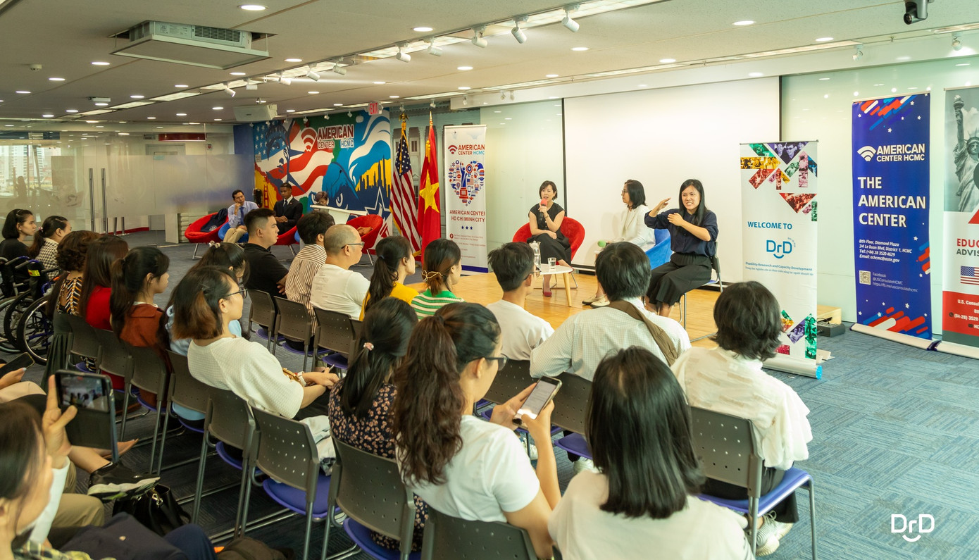 Những câu chuyện chưa kể của cộng đồng người điếc đã truyền cảm hứng cho Phương Anh.