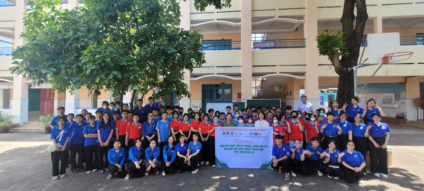 Hoạt động cao điểm “Chiến sĩ tình nguyện phòng chống ma túy, tệ nạn xã hội”. Nguồn: Hành trình mùa xanh Hoạt động cao điểm “Chiến sĩ tình nguyện phòng chống ma túy, tệ nạn xã hội”. Nguồn: Hành trình mùa xanh