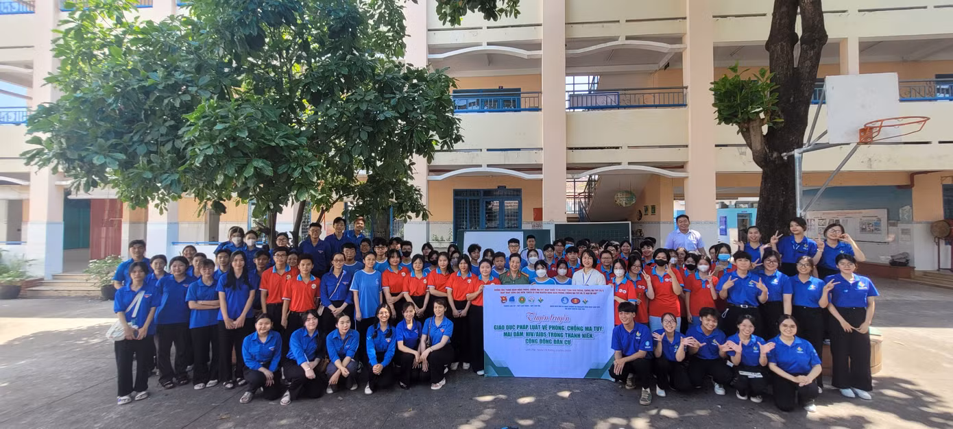 Hoạt động cao điểm “Chiến sĩ tình nguyện phòng chống ma túy, tệ nạn xã hội”. Nguồn: Hành trình mùa xanh