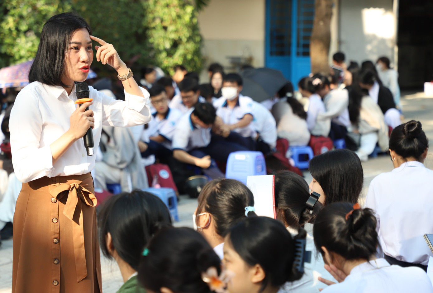 Những hình ảnh giao lưu, chia sẻ của chuyên gia với học sinh. Ảnh: Ngô Tùng Những hình ảnh giao lưu, chia sẻ của chuyên gia với học sinh. Ảnh: Ngô Tùng