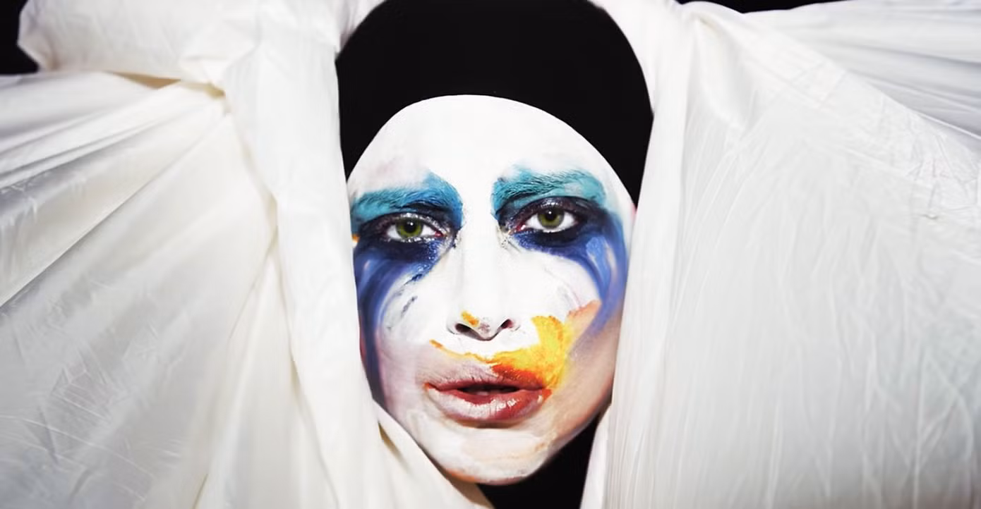 Artpop không đạt được thành công về thương mại như kỳ vọng. Artpop không đạt được thành công về thương mại như kỳ vọng.