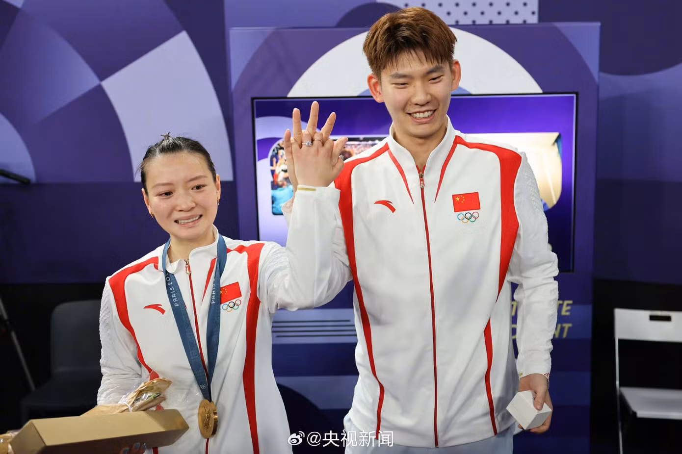 Cư dân mạng xứ Trung nhanh chóng gửi lời chúc mừng đến cặp đôi. Nguồn: Weibo